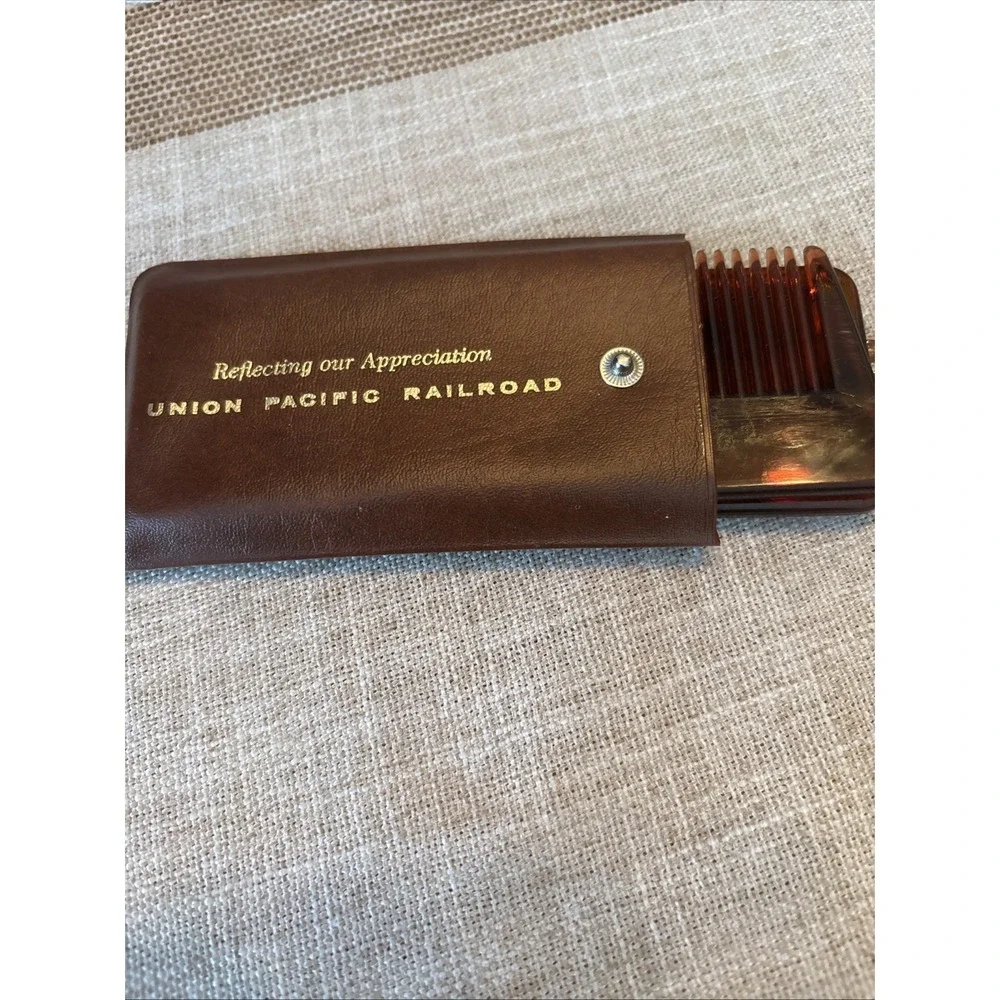 Vintage Union Pacific Railroad Comb and‎ Mirror set